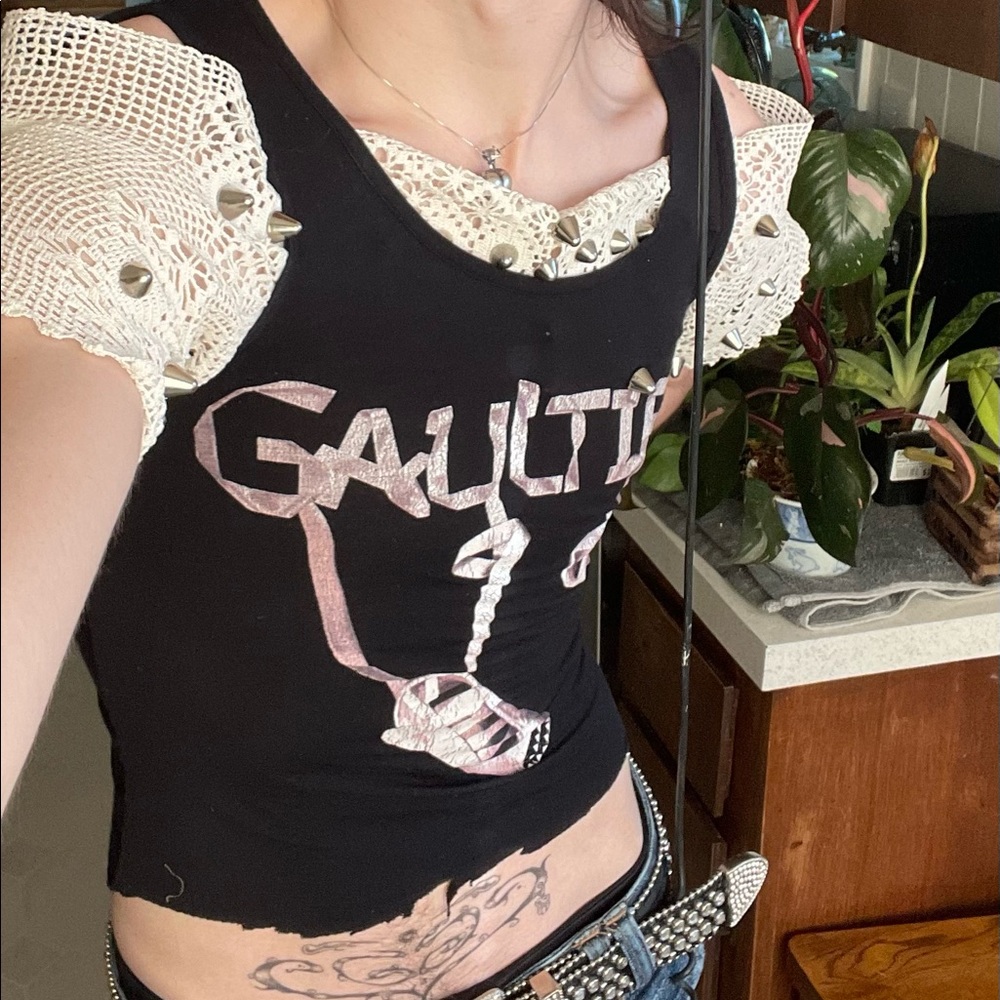 Meet your Posher, Hejira